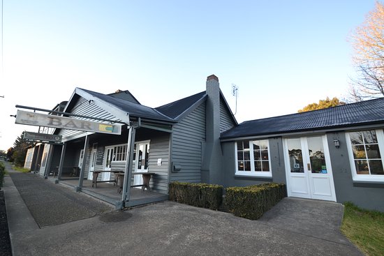 Robertson Inn Logo and Images