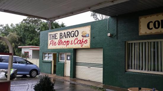 The Bargo Pie Shop & Cafe Logo and Images