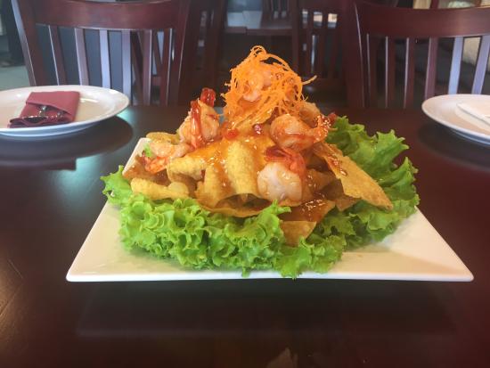 Warragamba Thai Restaurant Logo and Images