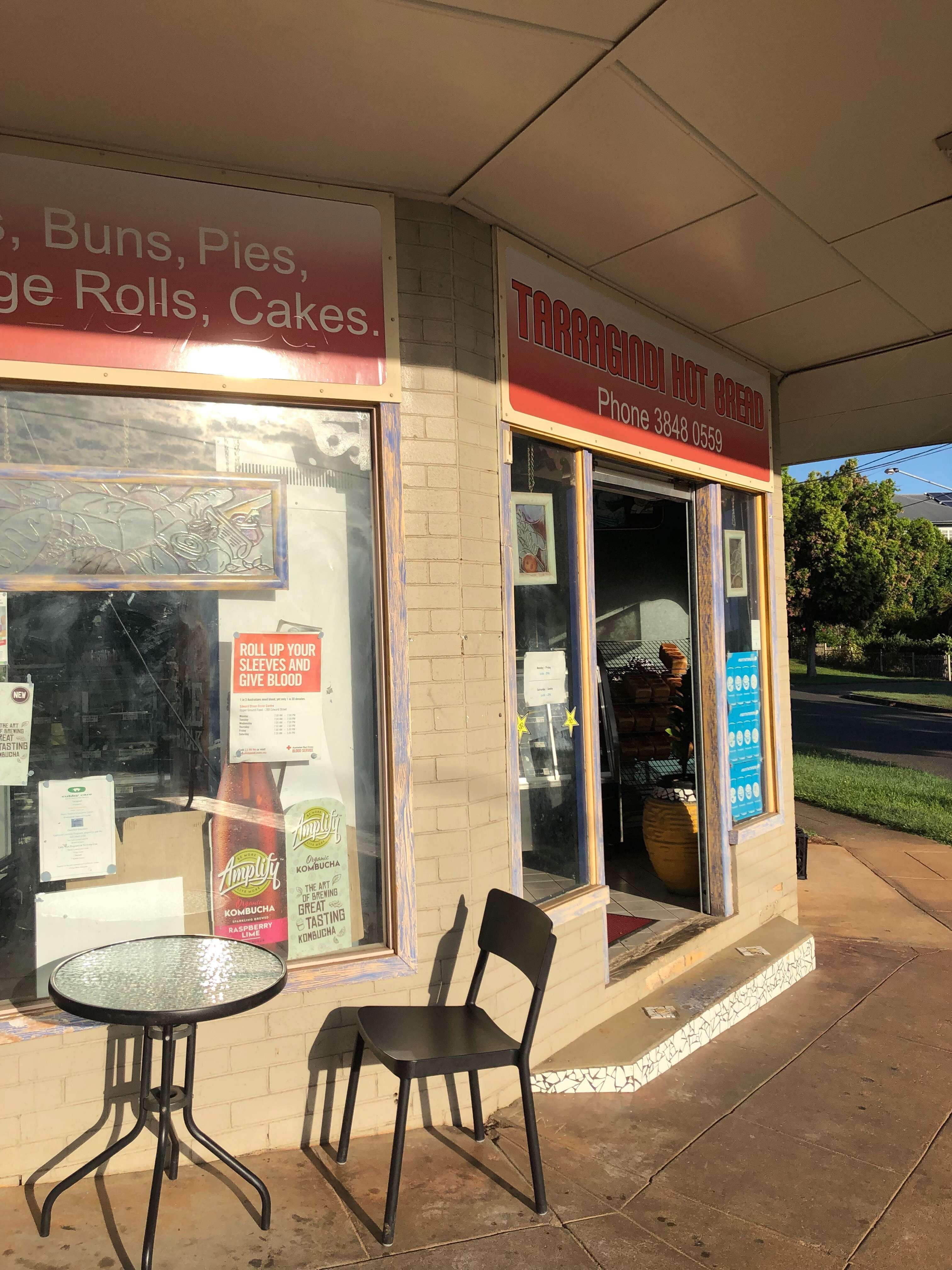 Tarragindi Hot Bread Logo and Images