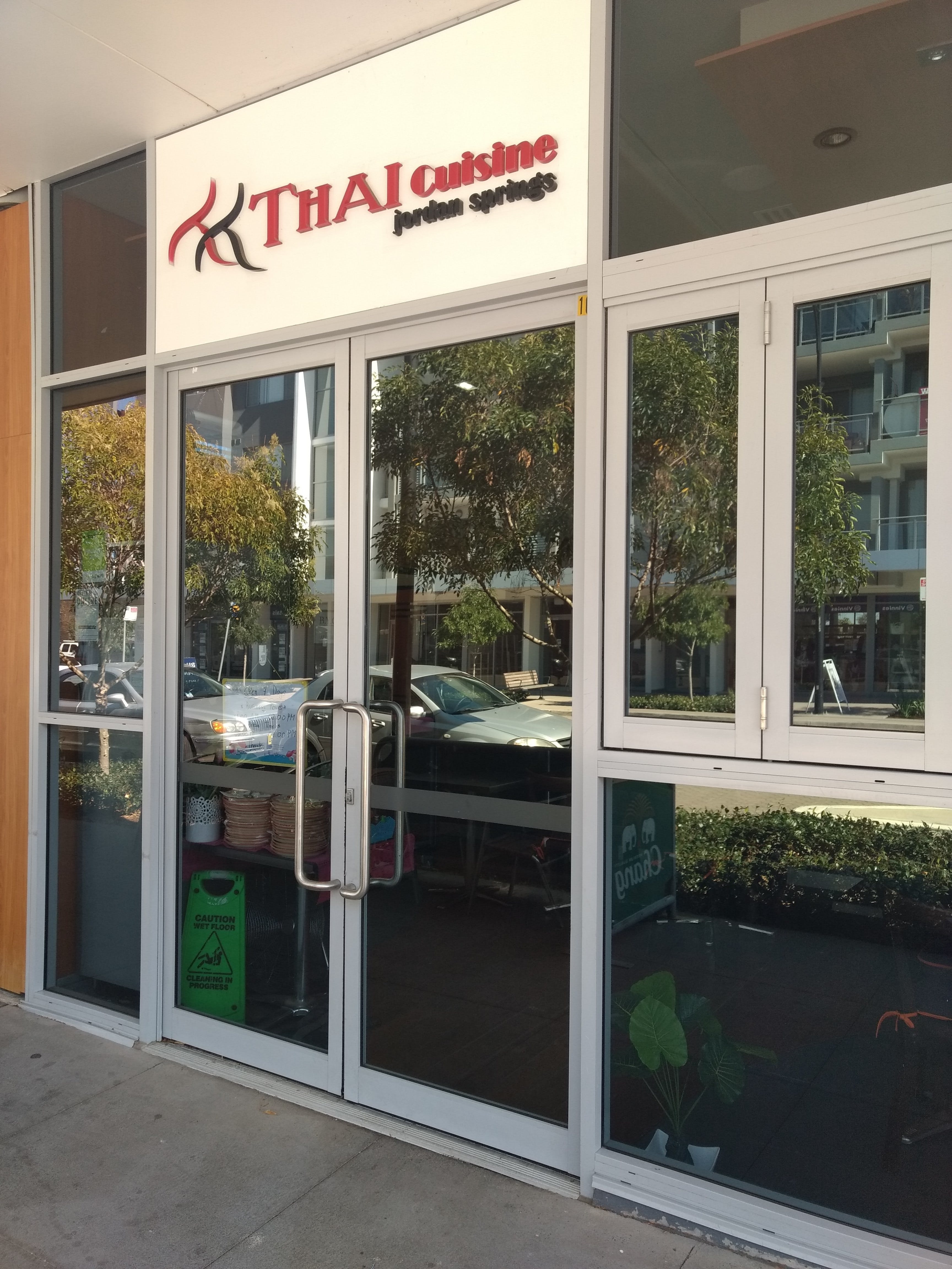 Five Stars Thaitanic - Jordan Springs Logo and Images