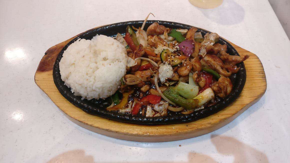 Rice vs Noodle Logo and Images