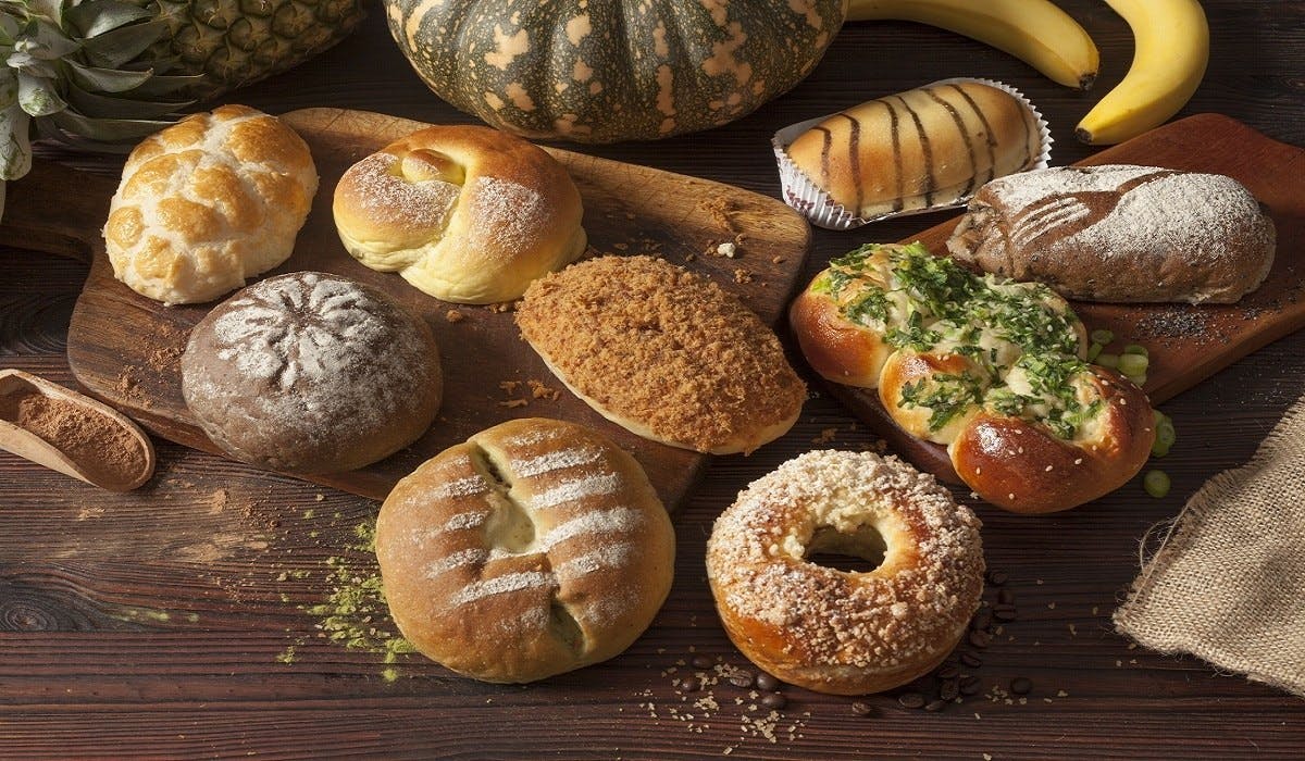Bao Bao Bakery Logo and Images