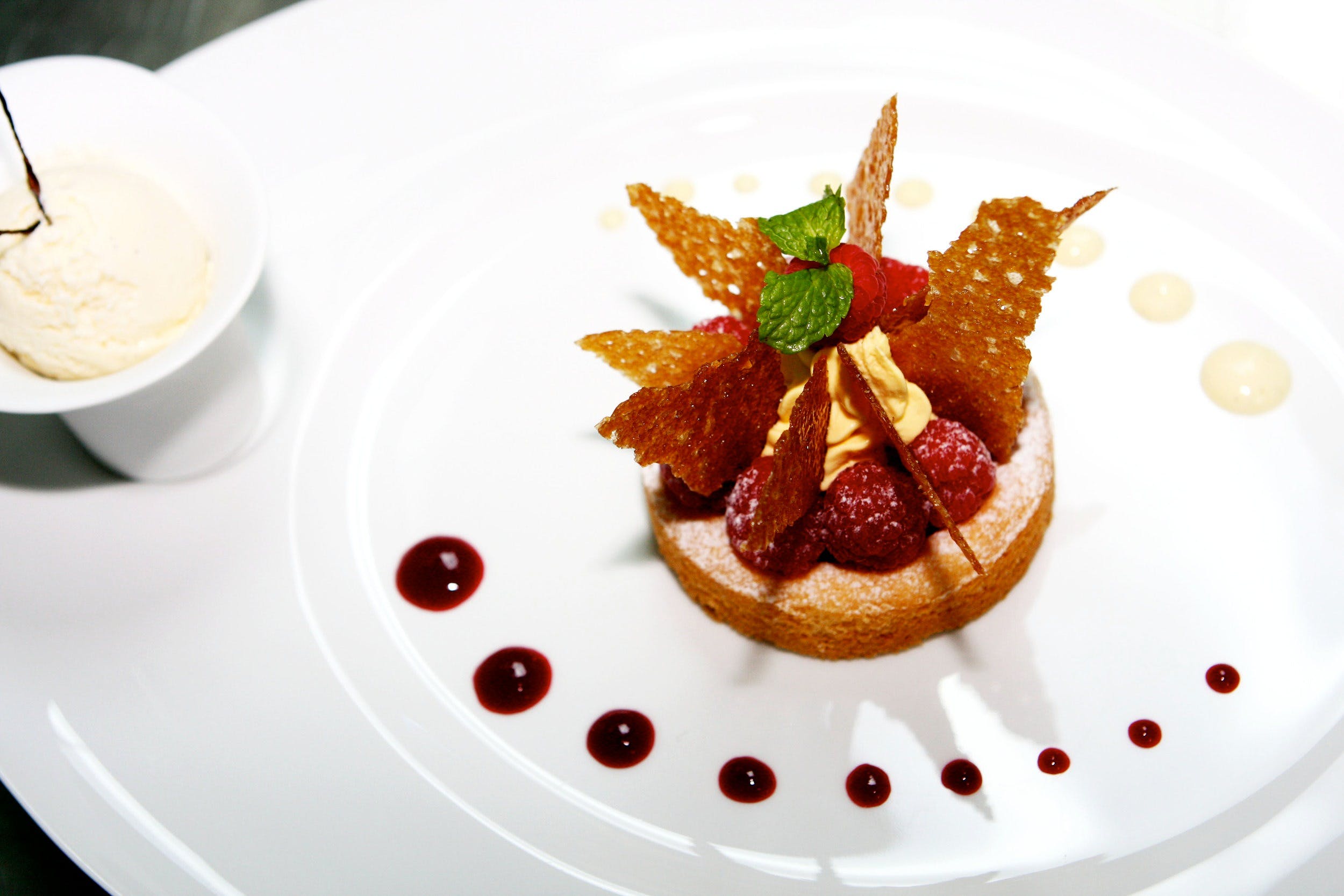Bistro du monde Logo and Images