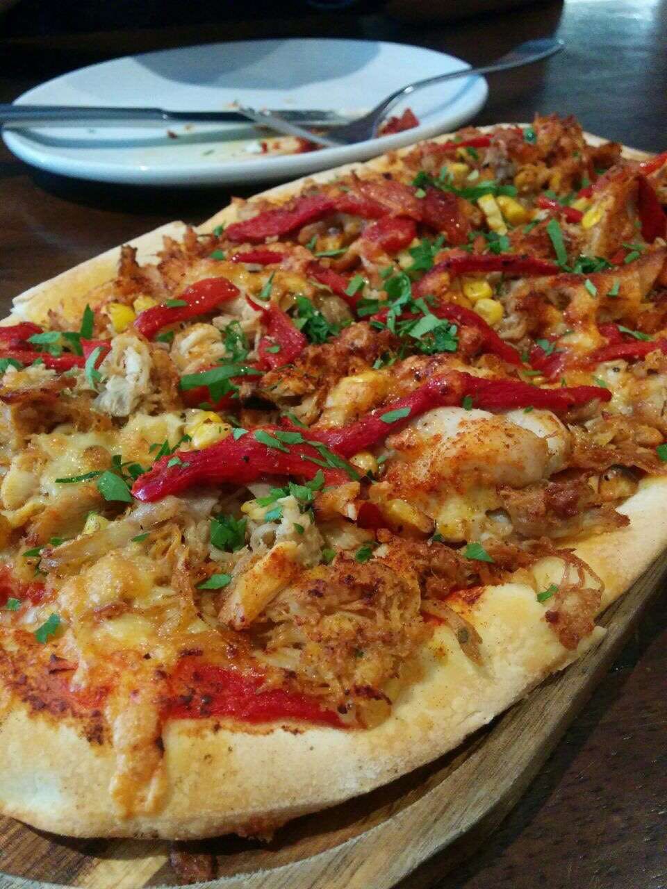 Four Hands Pizza Logo and Images