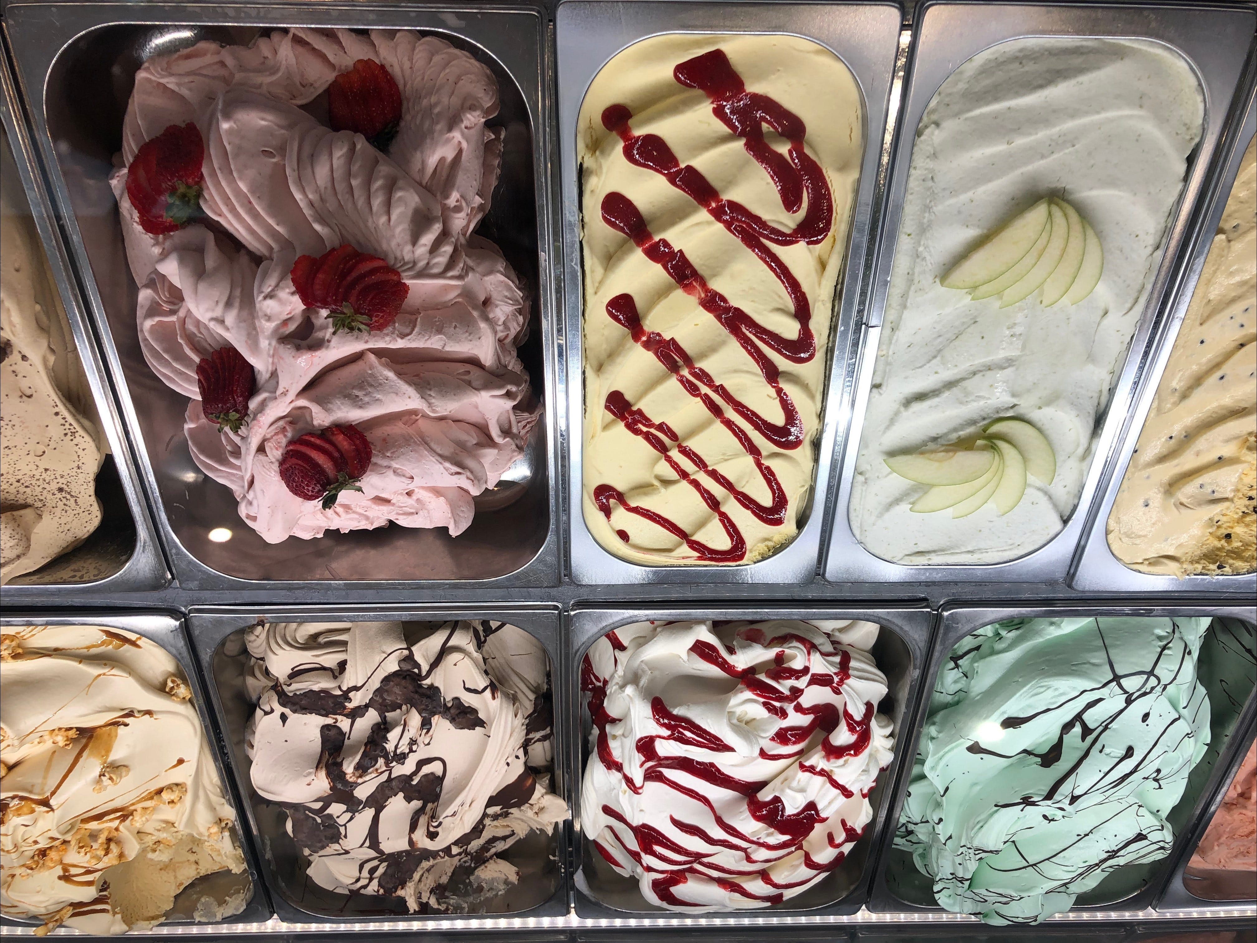 Lemon Lovers Gelato and Cheese Logo and Images