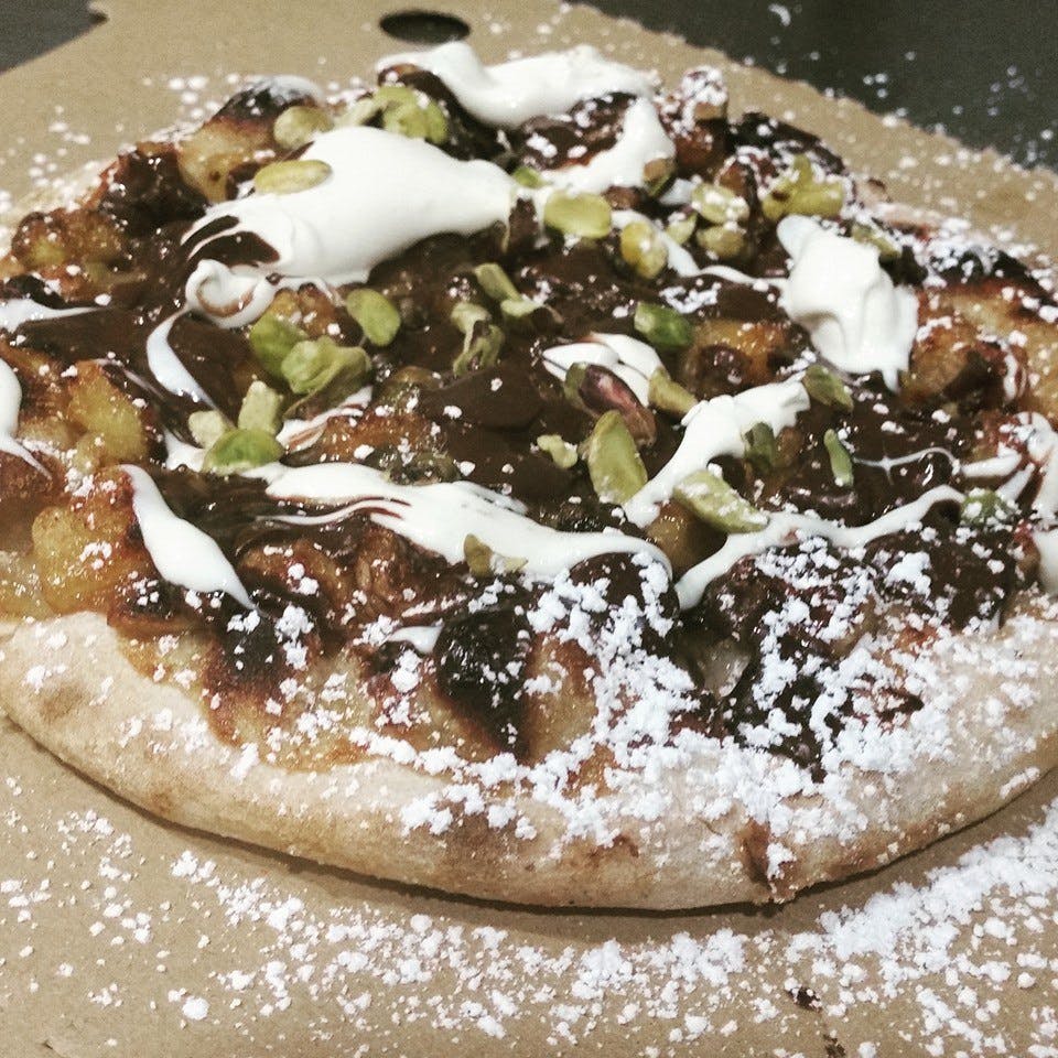 Arlo's Pizzeria Logo and Images