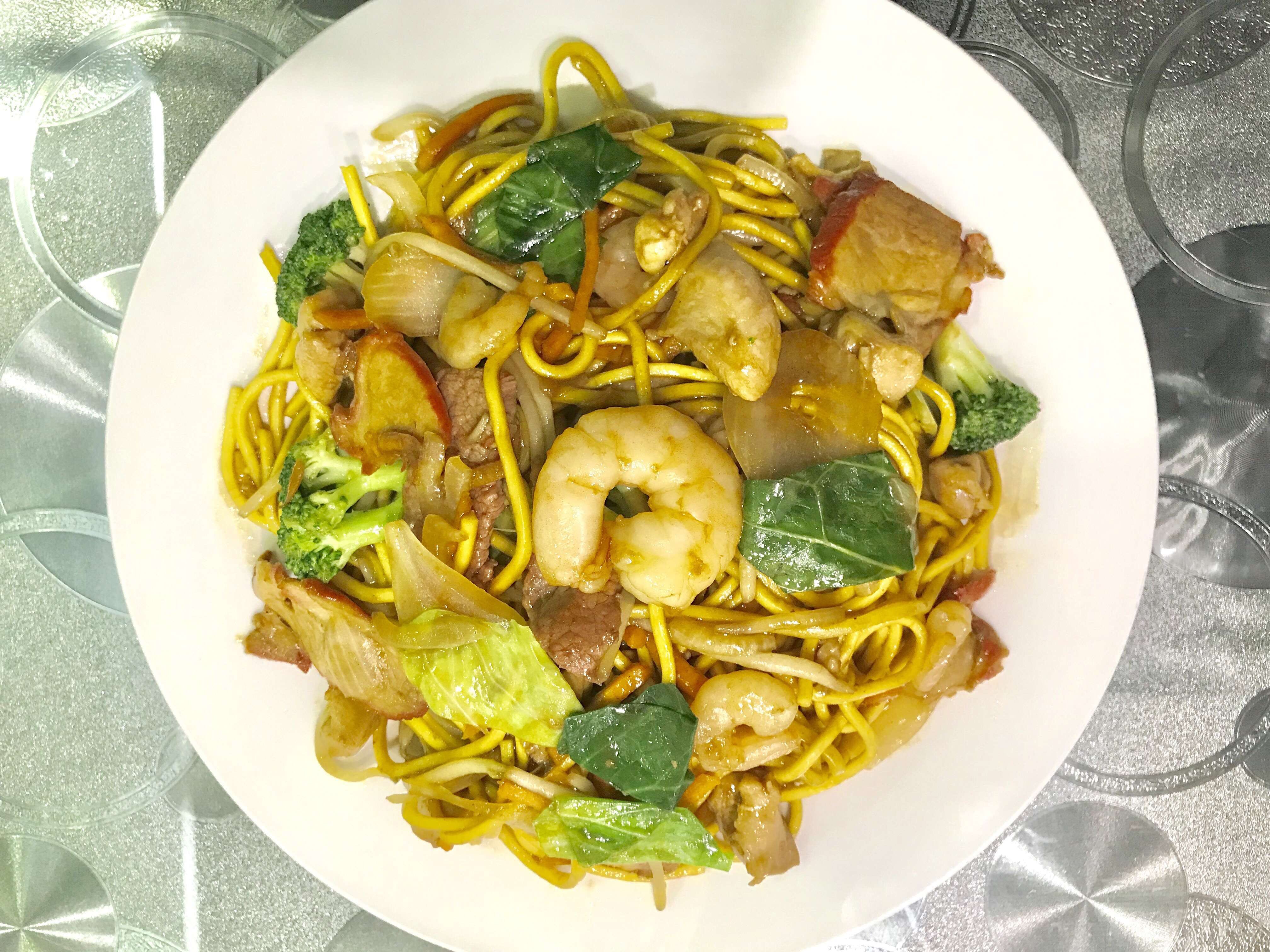 Chef's Chow Mein Logo and Images