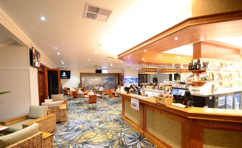Palmwoods Hotel Logo and Images