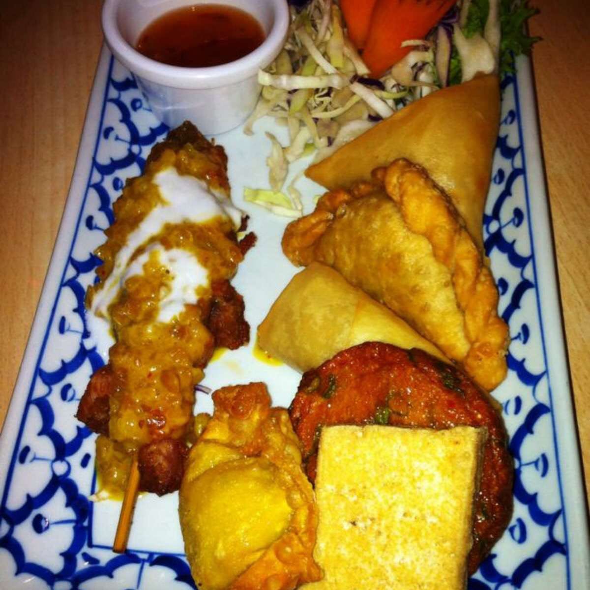 Wasdee Surfers Thai Restaurant Logo and Images