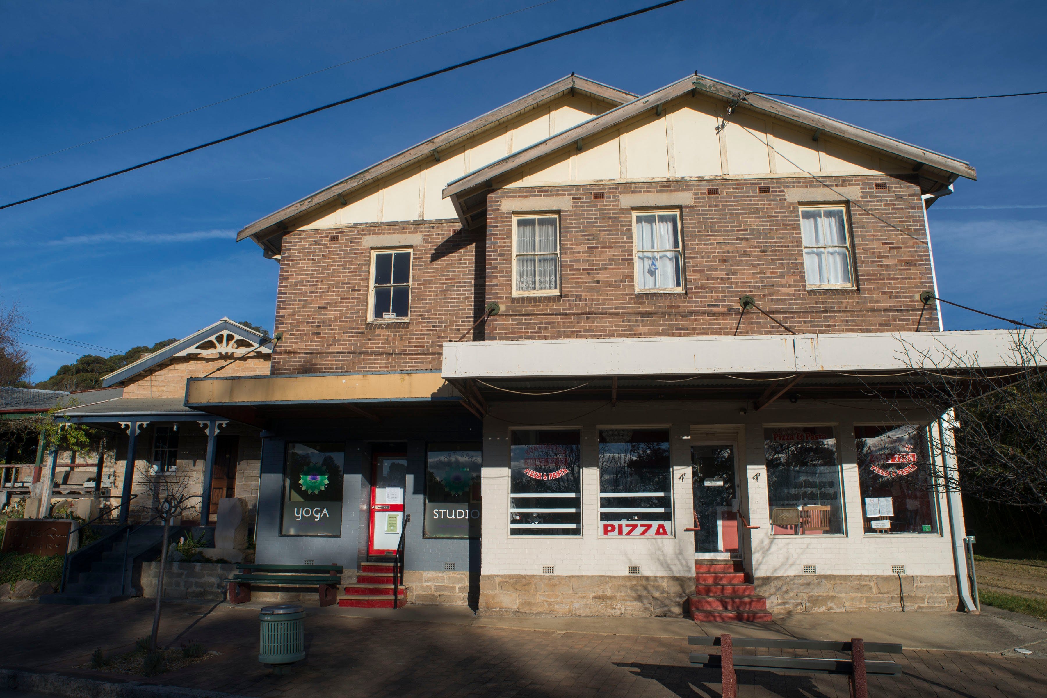 Bundanoon Pizza and Pasta Logo and Images