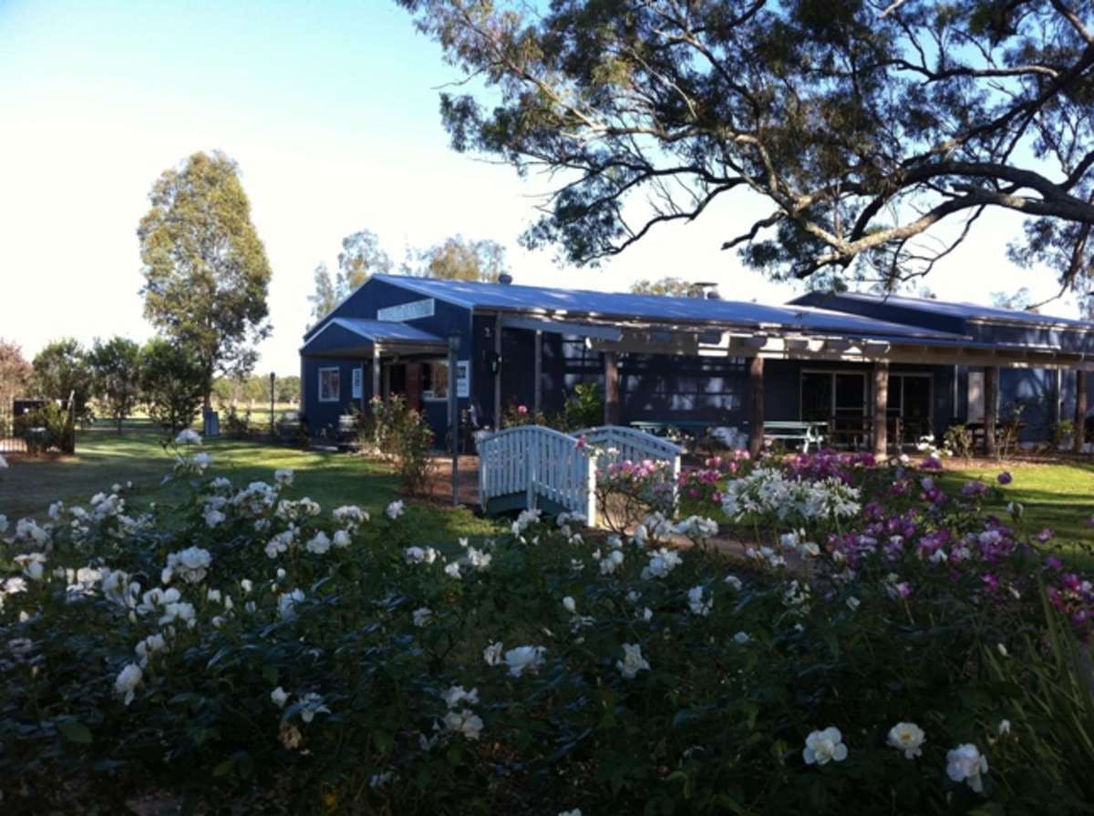 Emma's of Lovedale Logo and Images