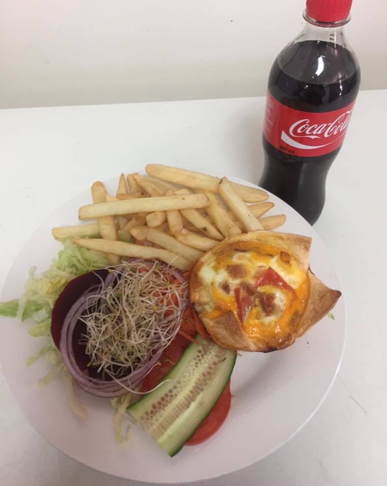 Mad Dog's Cafe Logo and Images