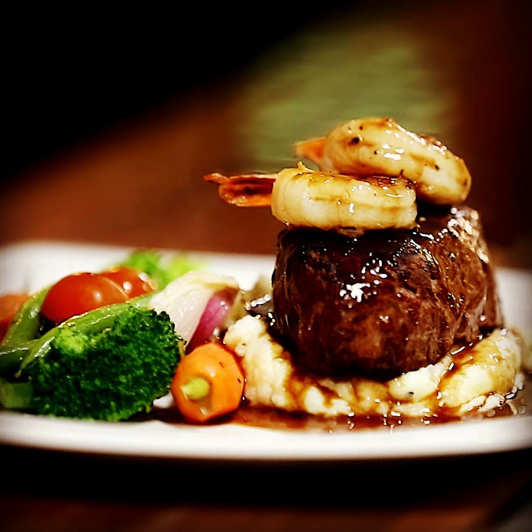 Pescare Restaurant Logo and Images