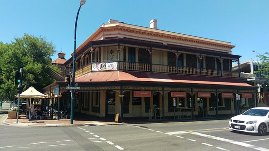 The Lion Hotel Logo and Images