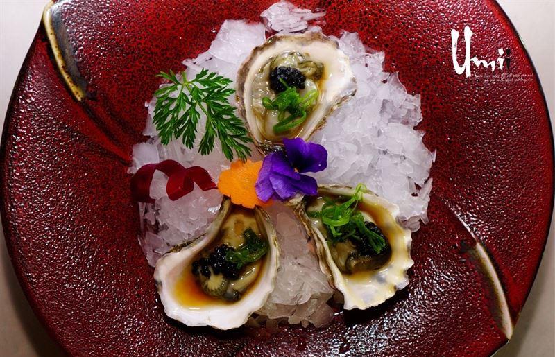 Umii Modern Izakaya Logo and Images