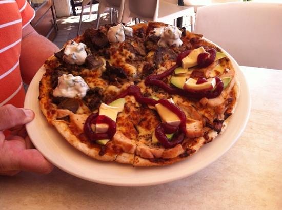 Zachary’s Gourmet Pizza Bar Logo and Images
