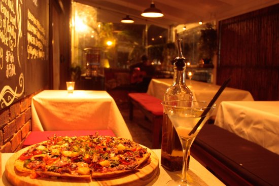 Pizza Paradiso Logo and Images