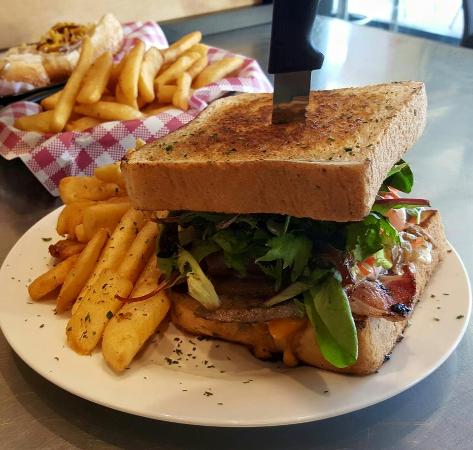 Carseldine Roadhouse & Grill Logo and Images