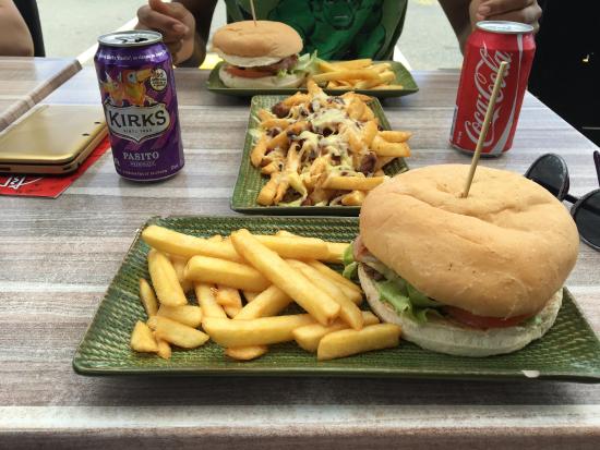 Chompers Chippery & Takeaway Yeronga Logo and Images