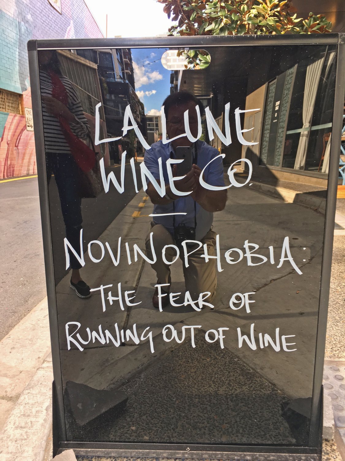 La Lune Wine CO Logo and Images