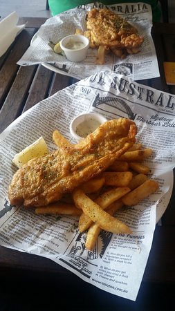 Lucky Star Tavern Logo and Images