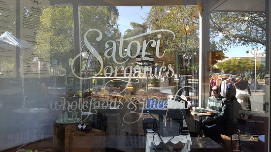 Satori Organics Wholefoods and Juice Bar Logo and Images