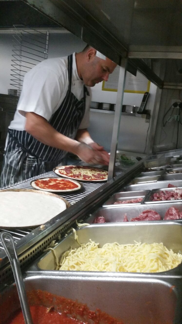 Arlo's Pizzeria on Chevron Island Logo and Images