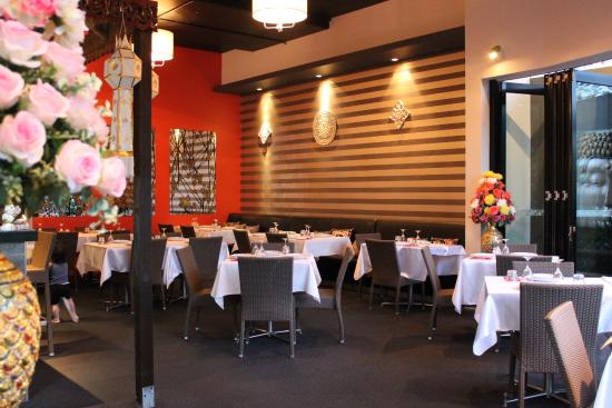 Nana Thai Restaurant Logo and Images
