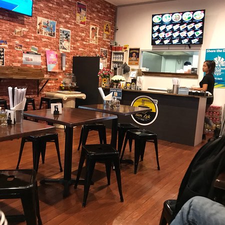 Sen Lek Thai Cafe Logo and Images