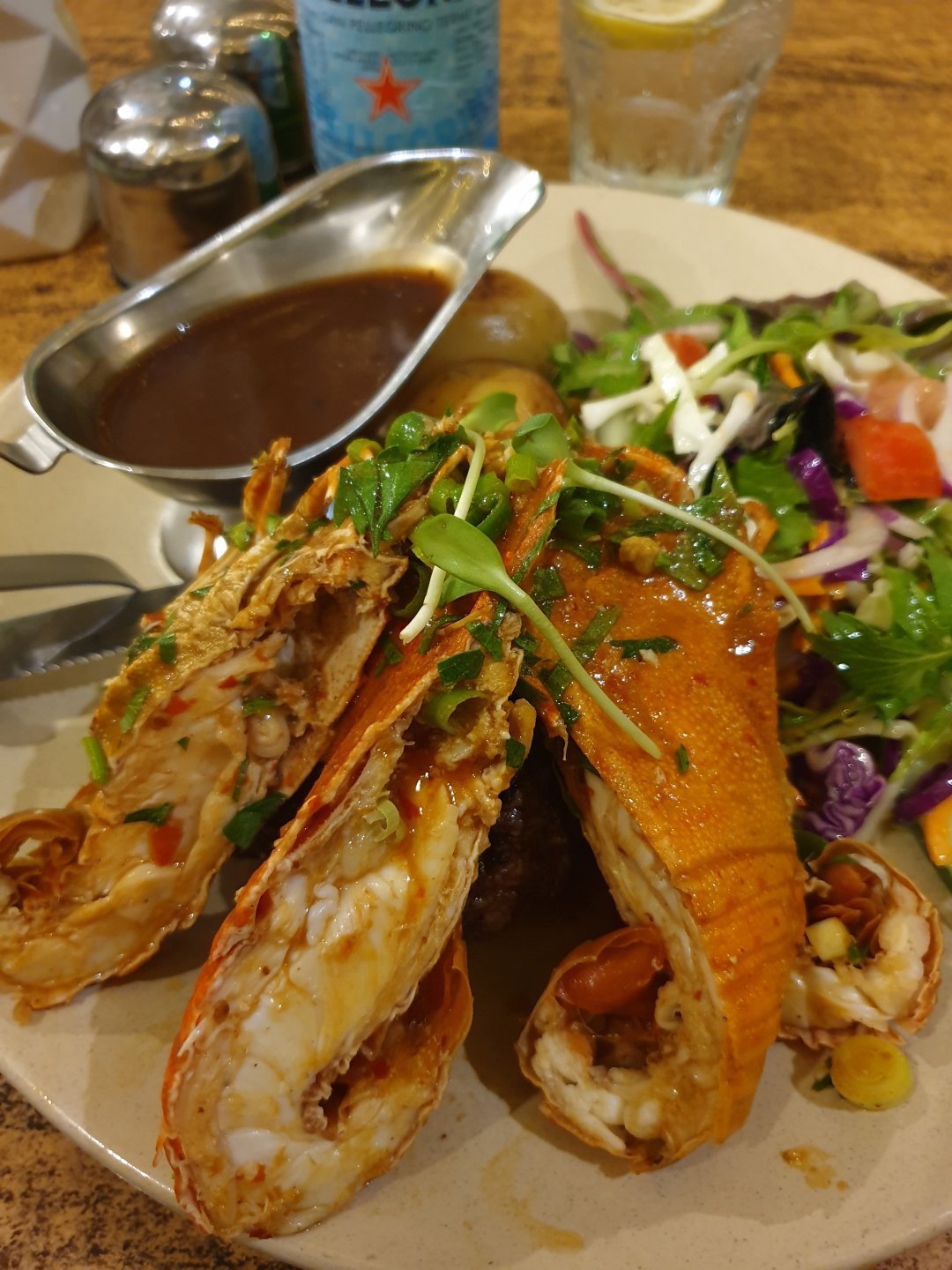 Maisie's Seafood and Steakhouse Logo and Images