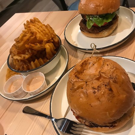 Main street market burger Logo and Images