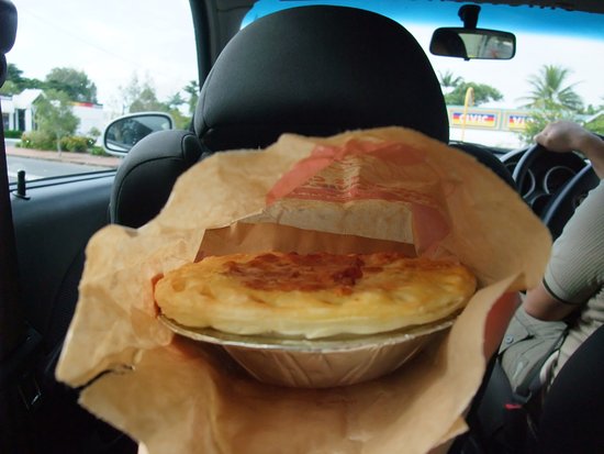 Brumby's Bakery Trinity Beach Logo and Images