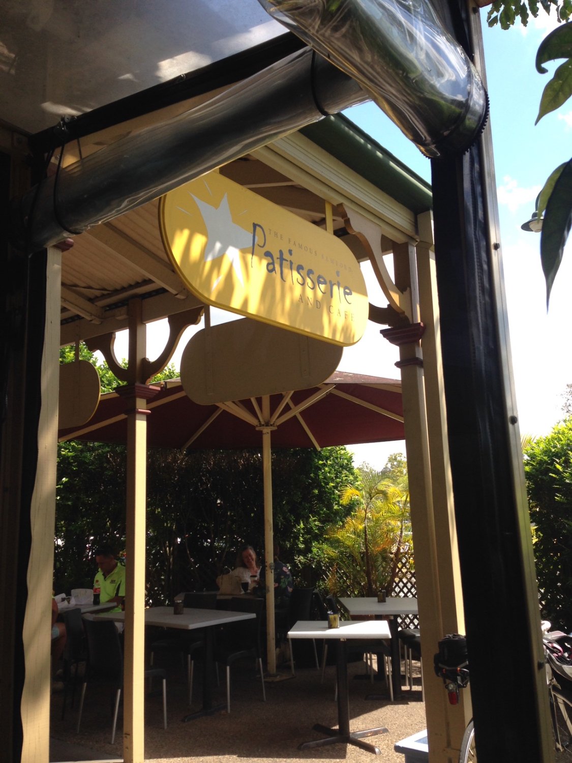 The Famous Samford Patisserie & Cafe Logo and Images
