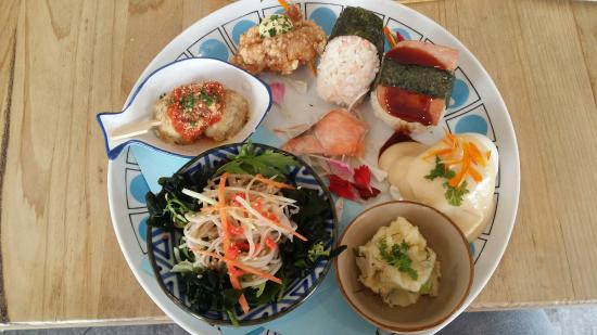 KUU Cafe + Japanese Kitches Logo and Images