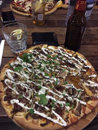 Crisp Pizza & Expresso Logo and Images