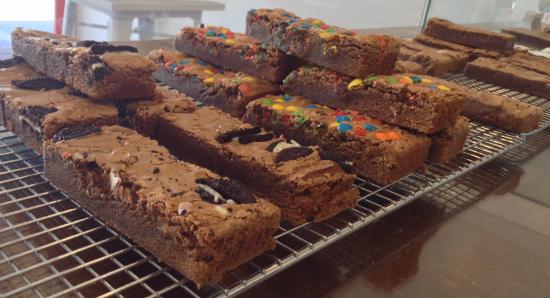 The Brownie Bar Logo and Images
