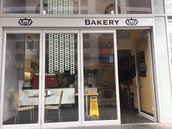 Vintam's Bakery Cafe Logo and Images