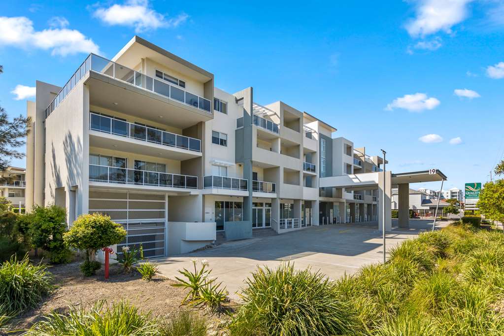 Quality Suites Pioneer Sands Image